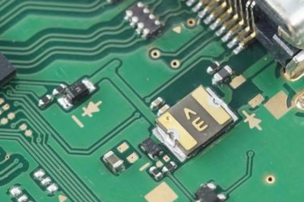 自恢復(fù)保險(xiǎn)絲PPTC在投影儀的過(guò)流保護(hù)